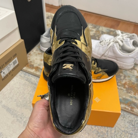 Fair Used Men Size 9 (Euro Sz 42) Louis Vuitton Run Away Sneakers Monogram Logo - Picture 11 of 16